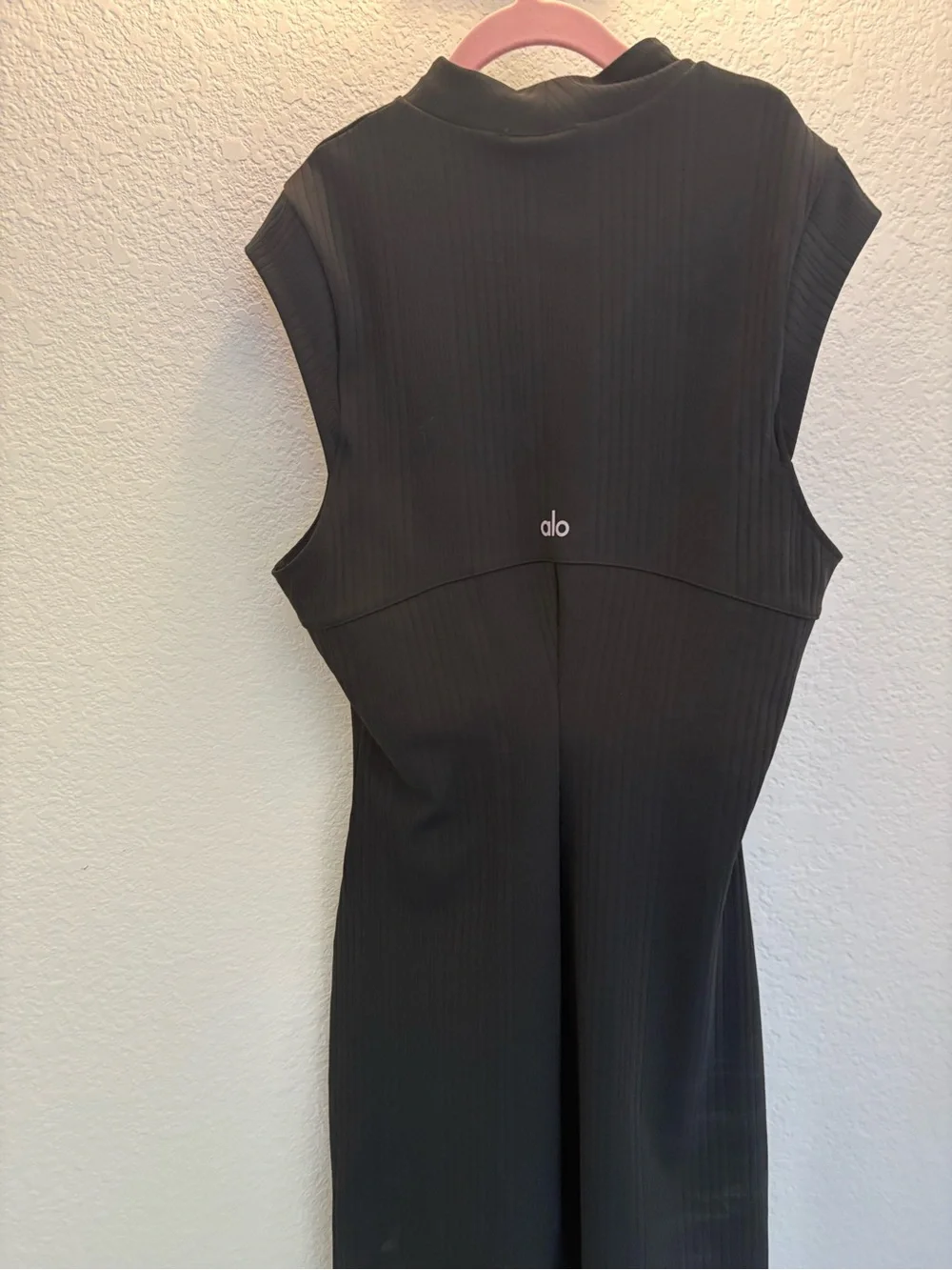 ALO Yoga Black Ribbed Cap-Sleeve Midi Dress